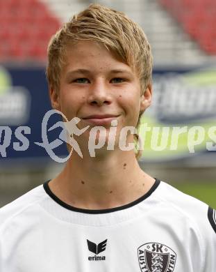 Fussball Bundesliga. SK Austria Kaernten Akademie U16. BNZ. Bundesnachwuchszentrum. Matthias Maierhofer. Klagenfurt, am 4.8.2009.
Foto: Kuess
---
pressefotos, pressefotografie, kuess, qs, qspictures, sport, bild, bilder, bilddatenbank