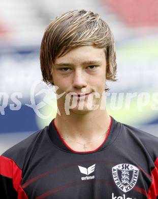 Fussball Bundesliga. SK Austria Kaernten Akademie U15. BNZ. Bundesnachwuchszentrum. Dominik Steinbauer. Klagenfurt, am 4.8.2009.
Foto: Kuess
---
pressefotos, pressefotografie, kuess, qs, qspictures, sport, bild, bilder, bilddatenbank