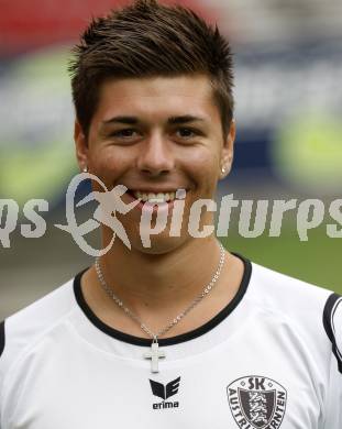 Fussball Bundesliga. SK Austria Kaernten Akademie U19. BNZ. Bundesnachwuchszentrum. Raphael Regenfelder. Klagenfurt, am 4.8.2009.
Foto: Kuess
---
pressefotos, pressefotografie, kuess, qs, qspictures, sport, bild, bilder, bilddatenbank