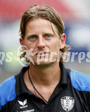 Fussball Bundesliga. SK Austria Kaernten Akademie U19. BNZ. Bundesnachwuchszentrum. Co-Trainer Rekelj Bernhard. Klagenfurt, am 4.8.2009.
Foto: Kuess
---
pressefotos, pressefotografie, kuess, qs, qspictures, sport, bild, bilder, bilddatenbank