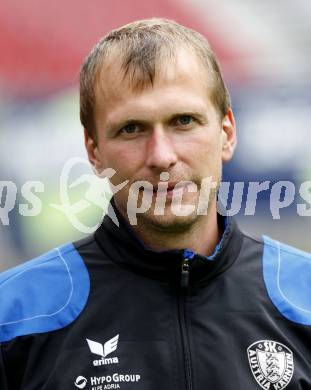 Fussball Bundesliga. SK Austria Kaernten Akademie U17. BNZ. Bundesnachwuchszentrum. Trainer Herbert Grassler. Klagenfurt, am 4.8.2009.
Foto: Kuess
---
pressefotos, pressefotografie, kuess, qs, qspictures, sport, bild, bilder, bilddatenbank