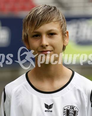 Fussball Bundesliga. SK Austria Kaernten Akademie U15. BNZ. Bundesnachwuchszentrum. Dennis Reinwald. Klagenfurt, am 4.8.2009.
Foto: Kuess
---
pressefotos, pressefotografie, kuess, qs, qspictures, sport, bild, bilder, bilddatenbank