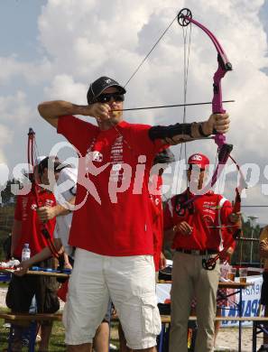EBEL. Eishockey Bundesliga. KAC. Highland Games fuer Eishockey Fanclubs. Andrew Schneider. Althofen, am 22.8.2009.
Foto: Kuess
---
pressefotos, pressefotografie, kuess, qs, qspictures, sport, bild, bilder, bilddatenbank