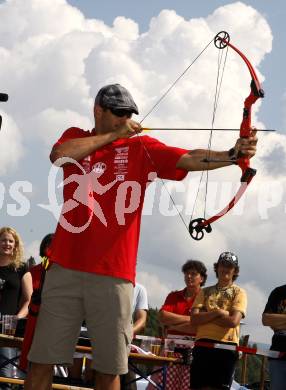 EBEL. Eishockey Bundesliga. KAC. Highland Games fuer Eishockey Fanclubs. Sean Brown. Althofen, am 22.8.2009.
Foto: Kuess
---
pressefotos, pressefotografie, kuess, qs, qspictures, sport, bild, bilder, bilddatenbank