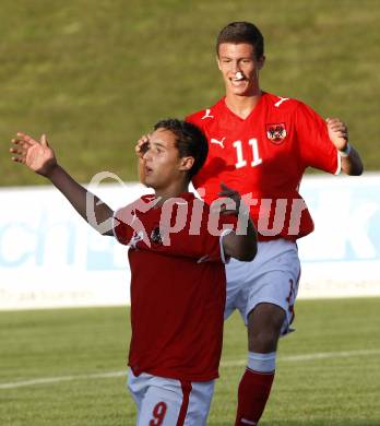 Fussball Laenderspiel U19 Oesterreich gegen Slowenien. Torjubel Markus Pink, Marco Djuricin (Oesterreich). St. Veit, am 8.9.2009.
Foto: Kuess
---
pressefotos, pressefotografie, kuess, qs, qspictures, sport, bild, bilder, bilddatenbank