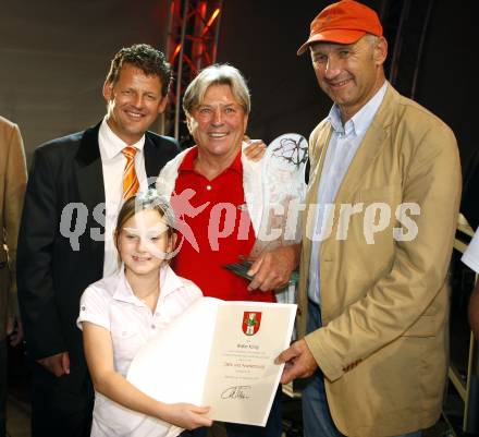 EBEL. Eishockey Bundesliga. 100 Jahr Feier KAC. Buergermeister Christian Scheider, Walter Koenig, Stadtrat Manfred Mertel. Klagenfurt, am 19.9.2009.
Foto: Kuess
---
pressefotos, pressefotografie, kuess, qs, qspictures, sport, bild, bilder, bilddatenbank