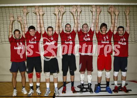Volleyball Bundesliga. VBK Loewen. Von links: Hansi Huber, Paul Robidoux, Andrew Tallas, Martin Rochon, Nick Lamoureux, Paul Kjos, Ryan Decosse. Klagenfurt, 23.9.2009.
Foto: Kuess
---
pressefotos, pressefotografie, kuess, qs, qspictures, sport, bild, bilder, bilddatenbank