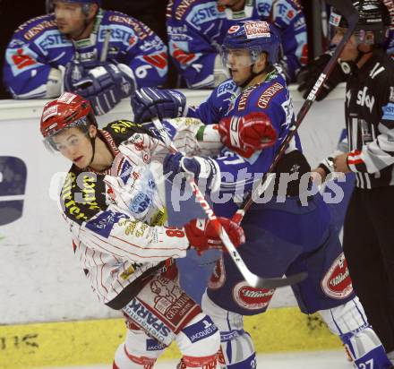 EBEL. Eishockey Bundesliga. EC Pasut VSV gegen KAC.  Andreas Kristler, (VSV), Raphael Herburger (KAC). Villach, am 11.10.2009.
Foto: Kuess 


---
pressefotos, pressefotografie, kuess, qs, qspictures, sport, bild, bilder, bilddatenbank