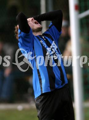 Fussball. Unterliga West. SC Landskron gegen SG Drautal. Stenkoski Goce (Drautal). Landskron, 17.10.2009. 
Foto: Kuess

---
pressefotos, pressefotografie, kuess, qs, qspictures, sport, bild, bilder, bilddatenbank