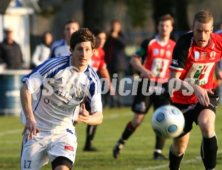 Fussball Kaerntner Liga. SK Treibach gegen SK St. Andrae/Lavanttal. Karl Schweighofer (Treibach), Daniel Karl Oberlaender (St. Andrae). Treibach, am 26.10.2009.
Foto: Kuess
---
pressefotos, pressefotografie, kuess, qs, qspictures, sport, bild, bilder, bilddatenbank