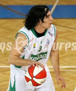 Basketball Bundesliga. Woerthersee Piraten gegen WBC Kraftwerk Wels. Andreas Kuttnig (Piraten). Klagenfurt, am 31.10.2009.
Foto: Kuess

---
pressefotos, pressefotografie, kuess, qs, qspictures, sport, bild, bilder, bilddatenbank