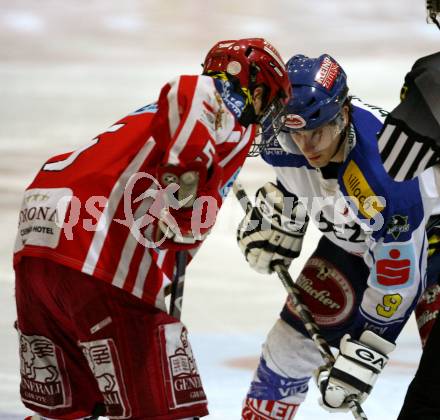 Eishockey U20 Meisterschaft. KAC gegen VSV. Thomas Kircher (KAC), Kevin Essmann (VSV). Klagenfurt am 4.11.2009
Foto: Kuess
---
pressefotos, pressefotografie, kuess, qs, qspictures, sport, bild, bilder, bilddatenbank