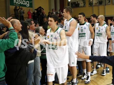 Basketball Bundesliga. Woerthersee Piraten gegen UBSC Graz.
Jubel Piraten. Klagenfurt, 15.11.2009
Foto: Kuess

---
pressefotos, pressefotografie, kuess, qs, qspictures, sport, bild, bilder, bilddatenbank