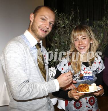 Kaernten Sport. Package Uebergabe. Andreas Rapatz (Leichtathletik), Julia Schmid (Kajak).  Klagenfurt, 24.11.2009.
Foto: Kuess
---
pressefotos, pressefotografie, kuess, qs, qspictures, sport, bild, bilder, bilddatenbank