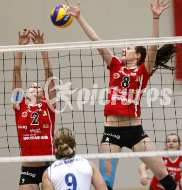 Volleyball. CEV - Cup. ATSC Wildcats gegen Clube Desportivo Ribeirense. Elisabeth Schilcher, Birgit Wuestenhagen (Wildcats). Klagenfurt, 2.12.2009.
Foto: Kuess 


---
pressefotos, pressefotografie, kuess, qs, qspictures, sport, bild, bilder, bilddatenbank