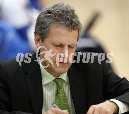 Volleyball. CEV - Cup. ATSC Wildcats gegen Clube Desportivo Ribeirense. Manager Josef Laibacher (Wildcats). Klagenfurt, 2.12.2009.
Foto: Kuess 


---
pressefotos, pressefotografie, kuess, qs, qspictures, sport, bild, bilder, bilddatenbank