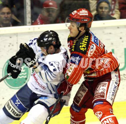 EBEL. Eishockey Bundesliga. KAC gegen Alba Volan SAPA Fehervar AV19.  GEIER Manuel (KAC),  ALEN Juha (Alba Volan). Klagenfurt, am 6.12.2009.
Foto: Kuess 

---
pressefotos, pressefotografie, kuess, qs, qspictures, sport, bild, bilder, bilddatenbank