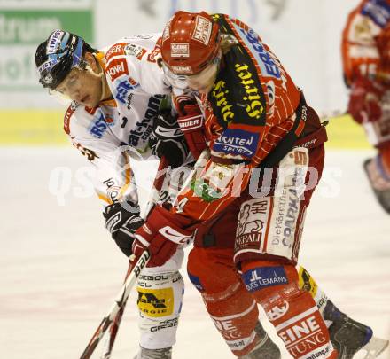 EBEL. Eishockey Bundesliga. KAC gegen EHC LIWEST Linz.  Markus Pirmann, (KAC),   Philipp Lukas (Linz). Klagenfurt, am 20.12.2009.
Foto: Kuess 

---
pressefotos, pressefotografie, kuess, qs, qspictures, sport, bild, bilder, bilddatenbank