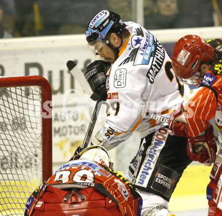 EBEL. Eishockey Bundesliga. KAC gegen EHC LIWEST Linz. Rene Swette,  (KAC), Markus Matthiasson (Linz). Klagenfurt, am 20.12.2009.
Foto: Kuess 

---
pressefotos, pressefotografie, kuess, qs, qspictures, sport, bild, bilder, bilddatenbank