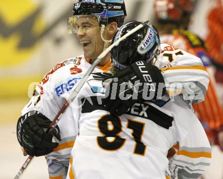 EBEL. Eishockey Bundesliga. KAC gegen EHC LIWEST Linz.  Torjubel Patrick Leahy, Andreas Judex (Linz). Klagenfurt, am 20.12.2009.
Foto: Kuess 

---
pressefotos, pressefotografie, kuess, qs, qspictures, sport, bild, bilder, bilddatenbank