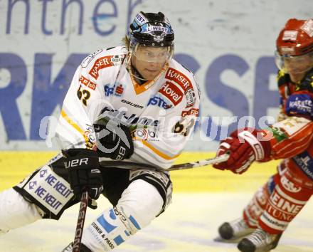 EBEL. Eishockey Bundesliga. KAC gegen EHC LIWEST Linz.  Markus Pirmann, (KAC),  Markus Schlacher (Linz). Klagenfurt, am 20.12.2009.
Foto: Kuess 

---
pressefotos, pressefotografie, kuess, qs, qspictures, sport, bild, bilder, bilddatenbank