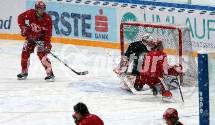 EBEL. Eishockey Bundesliga. Freiluft Derby KAC gegen VSV. Training KAC. Klagenfurt, 9.1.2009.
Foto: Kuess
---
pressefotos, pressefotografie, kuess, qs, qspictures, sport, bild, bilder, bilddatenbank