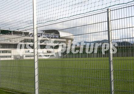 Fussball. Sportstaette, Sportstaetten. Trainingsplatz SK Austria Kaernten. Hypo Group Arena hinter Gittern. Klagenfurt, am 14.10.2009.
Foto: Nadja Kuess
---
pressefotos, pressefotografie, kuess, qs, qspictures, sport, bild, bilder, bilddatenbank