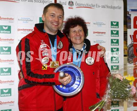 Stocksport. Eisschiessen. IFI Eisstock Europameisterschaften. Zielwettbewerb. Thomas Fuchs, Susanne Sohm-Armellini. Klagenfurt, am 3.3.2010.
Foto: Kuess
---
pressefotos, pressefotografie, kuess, qs, qspictures, sport, bild, bilder, bilddatenbank
