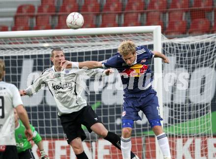 Fussball. Bundesliga. SK Austria Kelag Kaernten  gegen Red Bull Salzburg. Daniel Gramann, (Austria Kaernten), Marc Janko (Salzburg). Klagenfurt, 10.4.2010. 
Foto: Kuess

---
pressefotos, pressefotografie, kuess, qs, qspictures, sport, bild, bilder, bilddatenbank