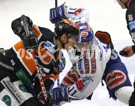 EBEL. Eishockey Bundesliga. EC Pasut VSV gegen Graz 99ers. Nico Toff (VSV), Matthias Schwab  (Graz). Villach, am 15.1.2010.
Foto: Kuess 


---
pressefotos, pressefotografie, kuess, qs, qspictures, sport, bild, bilder, bilddatenbank