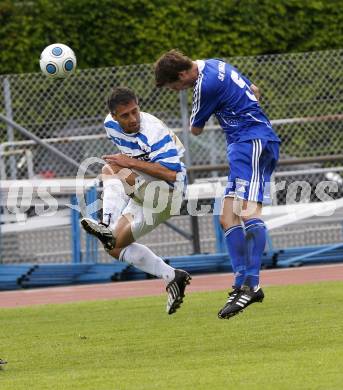 Fussball Kaerntner Liga. VSV gegen SK Treibach. Darko Djukic (VSV), Michael Golznig (Treibach). Villach, am 13.5.2010.
Foto: Kuess
---
pressefotos, pressefotografie, kuess, qs, qspictures, sport, bild, bilder, bilddatenbank