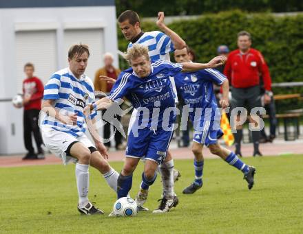 Fussball Kaerntner Liga. VSV gegen SK Treibach. Daniel Gatternig (VSV), Alexander Lessnigg (Treibach). Villach, am 13.5.2010.
Foto: Kuess
---
pressefotos, pressefotografie, kuess, qs, qspictures, sport, bild, bilder, bilddatenbank