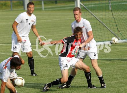Fussball. Erste Liga. WAC/St. Andrae. Sandro Zakany, Thomas Pirker, Gernot Messner, Daniel Oberländer. Training. Glanegg, 3.7.2010.
Foto: Kuess
---
pressefotos, pressefotografie, kuess, qs, qspictures, sport, bild, bilder, bilddatenbank
