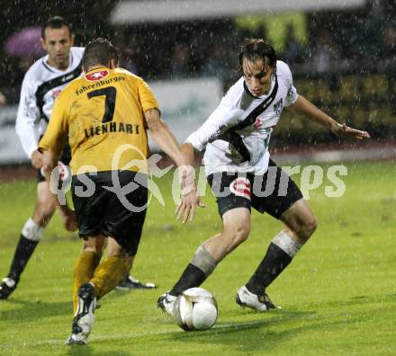 Fussball. Erste Liga. WAC/St. Andrae gegen SCR Altach. Baldauf Dario (WAC), Lienhart Andreas (Altach).  Wolfsberg, 6.8.2010. 
Foto: Kuess

---
pressefotos, pressefotografie, kuess, qs, qspictures, sport, bild, bilder, bilddatenbank