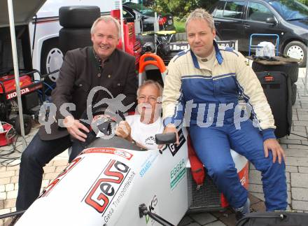Motorsport. Int. Bergrennen fuer Automobile St. Urban - Simonhoehe. Landeshauptmann Gerhard Doerfler, Hermann Waldy, Hermann Waldy jun. Simonhoehe, am 5.9.2010.
Foto: Kuess
---
pressefotos, pressefotografie, kuess, qs, qspictures, sport, bild, bilder, bilddatenbank