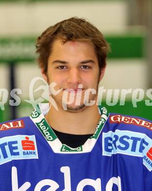 Eishockey Bundesliga. VSV. Mannschaftsfototermin. Stefan Bacher. Villach, 8.9.2010.
Foto: Kuess
---
pressefotos, pressefotografie, kuess, qs, qspictures, sport, bild, bilder, bilddatenbank