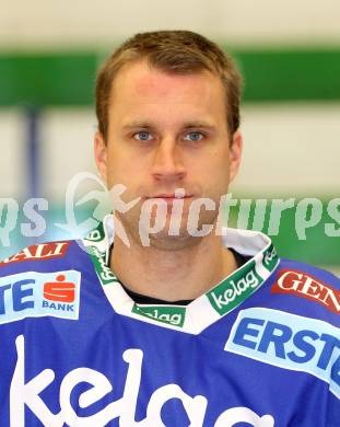 Eishockey Bundesliga. VSV. Mannschaftsfototermin. Kuznik Greg. Villach, 8.9.2010.
Foto: Kuess
---
pressefotos, pressefotografie, kuess, qs, qspictures, sport, bild, bilder, bilddatenbank