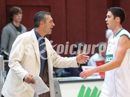 Basketball Bundesliga. Woerthersee Piraten gegen UBC Guessing Knights.  Co-Trainer Emir Osmanovic, Erik Rhinehart (Piraten). Klagenfurt, 2.10.2010.
Foto:  Kuess

---
pressefotos, pressefotografie, kuess, qs, qspictures, sport, bild, bilder, bilddatenbank