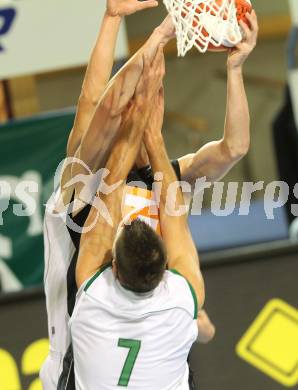 Basketball Bundesliga. Woerthersee Piraten gegen UBC Guessing Knights.  Bernhard Weber (Piraten). Feature. Basketball, Korb, Haende. Klagenfurt, 2.10.2010.
Foto:  Kuess

---
pressefotos, pressefotografie, kuess, qs, qspictures, sport, bild, bilder, bilddatenbank