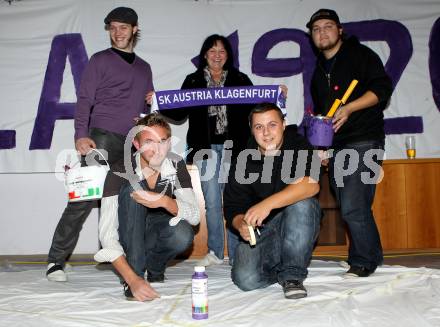 Fussball Regionalliga. Vorschaufoto Derby SAK gegen SK Austria Klagenfurt. Fans (Austria Klagenfurt). 
Klagenfurt, am 14.10.2010.
Foto: Kuess
---
pressefotos, pressefotografie, kuess, qs, qspictures, sport, bild, bilder, bilddatenbank