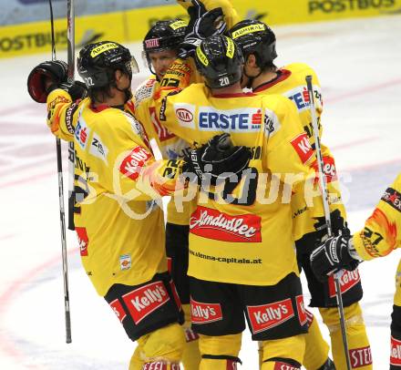EBEL. Eishockey Bundesliga. EC Pasut VSV gegen EV Vienna Capitals.  Torjubel Vienna Capitals. Villach, am 15.10.2010.
Foto: Kuess 


---
pressefotos, pressefotografie, kuess, qs, qspictures, sport, bild, bilder, bilddatenbank