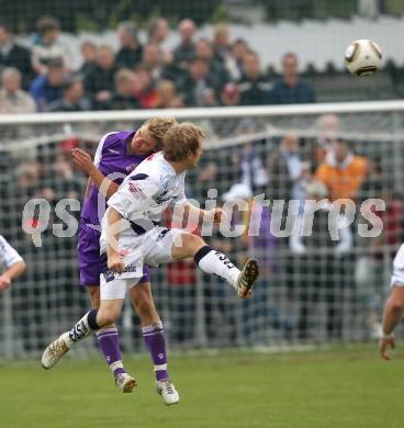 Fussball Regionalliga. SAK gegen SK Austria Klagenfurt. Christian Samitsch (SAK), Peter Pucker (Austria). Klagenfurt, am 16.10.2010.
Foto: Kuess
---
pressefotos, pressefotografie, kuess, qs, qspictures, sport, bild, bilder, bilddatenbank