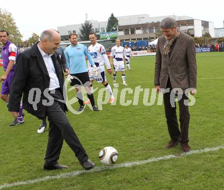 Fussball Regionalliga. SAK gegen SK Austria Klagenfurt. Valentin Inzko, Peter Kaiser. Klagenfurt, am 16.10.2010.
Foto: Kuess
---
pressefotos, pressefotografie, kuess, qs, qspictures, sport, bild, bilder, bilddatenbank