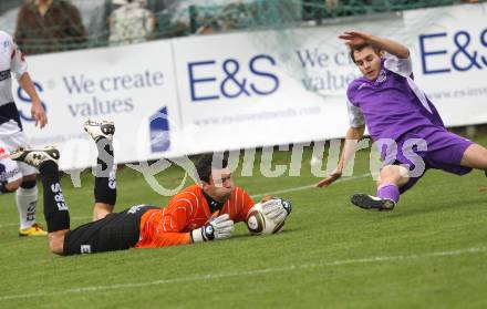 Fussball Regionalliga. SAK gegen SK Austria Klagenfurt. Ivo Mueller (SAK), Jakob Orgonyi (Austria). Klagenfurt, am 16.10.2010.
Foto: Kuess
---
pressefotos, pressefotografie, kuess, qs, qspictures, sport, bild, bilder, bilddatenbank