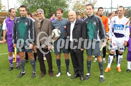 Fussball Regionalliga. SAK gegen SK Austria Klagenfurt. Christian Prawda,  (Austria), Schiedsrichter Stefan Krassnitzer, Peter Kaiser, Schiedsrichter Peter Moser, Valentin Inzko, Schiedsrichter Thomas Wieser, Goran Jolic (SAK) . Klagenfurt, am 16.10.2010.
Foto: Kuess
---
pressefotos, pressefotografie, kuess, qs, qspictures, sport, bild, bilder, bilddatenbank