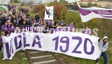 Fussball Regionalliga. SAK gegen SK Austria Klagenfurt. Fans (Austria). Klagenfurt, am 16.10.2010.
Foto: Kuess
---
pressefotos, pressefotografie, kuess, qs, qspictures, sport, bild, bilder, bilddatenbank