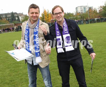Fussball Regionalliga. SAK gegen SK Austria Klagenfurt. Stadionsprecher Mirko Isopp (SAK), Christian Rosenzopf (Austria). Klagenfurt, am 16.10.2010.
Foto: Kuess
---
pressefotos, pressefotografie, kuess, qs, qspictures, sport, bild, bilder, bilddatenbank