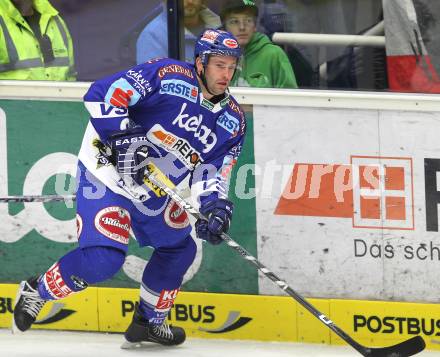 EBEL. Eishockey Bundesliga. EC Pasut VSV gegen Olimpija Ljubljana  (Laibach). Tomaz Razingar (VSV). Villach, am 8.10.2010.
Foto: Kuess 


---
pressefotos, pressefotografie, kuess, qs, qspictures, sport, bild, bilder, bilddatenbank