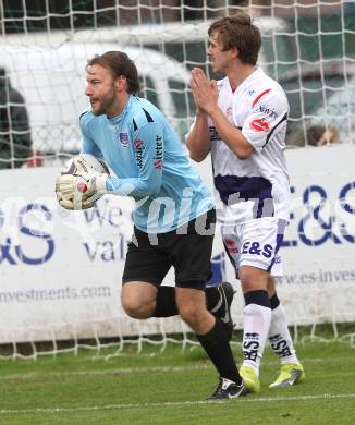Fussball Regionalliga. SAK gegen SK Austria Klagenfurt. Grega Triplat (SAK), Alexander Schenk (Austria). Klagenfurt, am 16.10.2010.
Foto: Kuess
---
pressefotos, pressefotografie, kuess, qs, qspictures, sport, bild, bilder, bilddatenbank