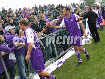 Fussball Regionalliga. SAK gegen SK Austria Klagenfurt. Kai Schoppitsch, Christian Prawda, Fans (Austria). Klagenfurt, am 16.10.2010.
Foto: Kuess
---
pressefotos, pressefotografie, kuess, qs, qspictures, sport, bild, bilder, bilddatenbank
